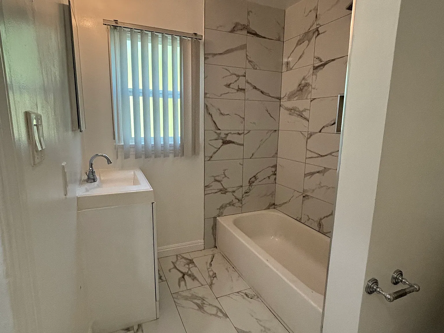 2 bed, 900 sqft, $2,500 — Photo 4