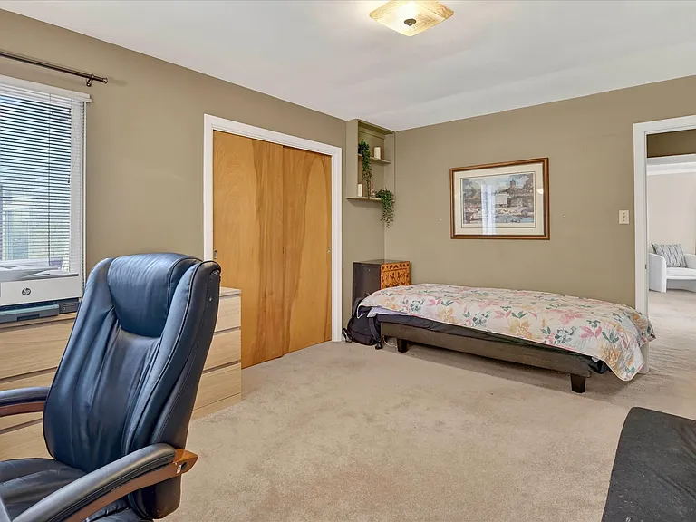 462 Greenhurst Dr — Photo 47