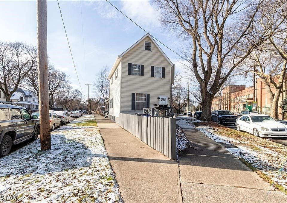 1st image of 3905 Woodbine Ave #Up