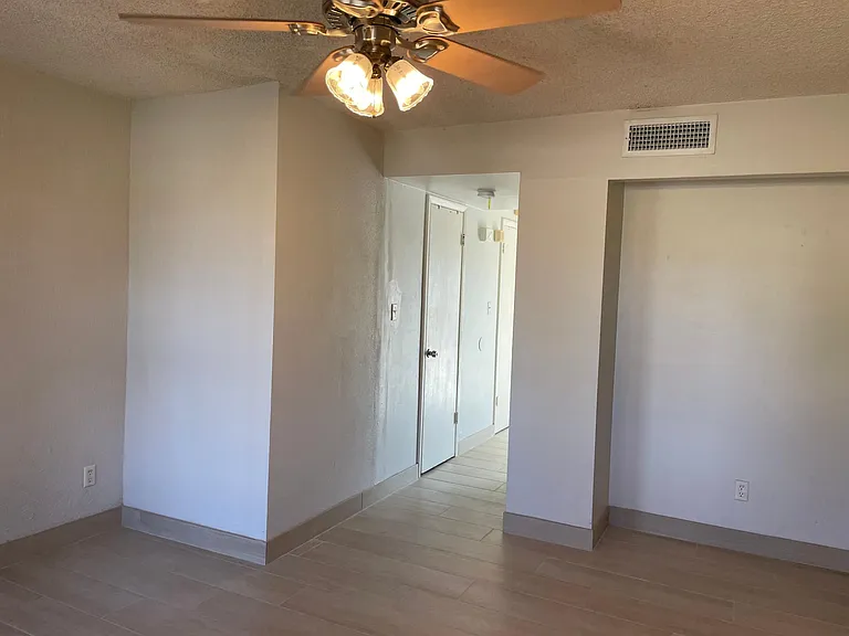 4637 S Mill Ave — Photo 8