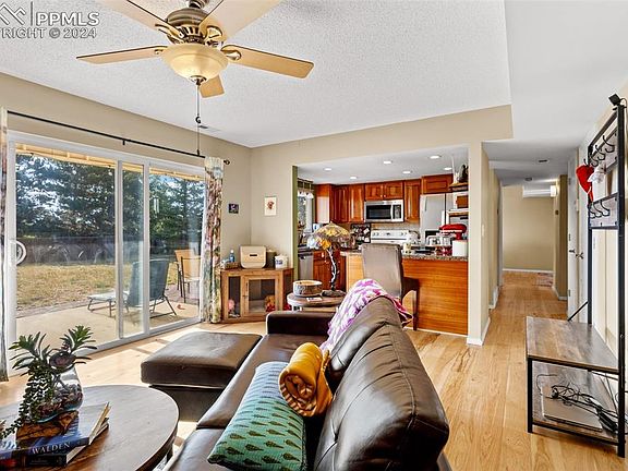4th image of 8240 Freemantle Dr