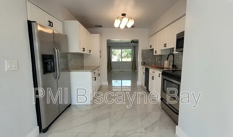 7380 SW 35th St — Photo 10