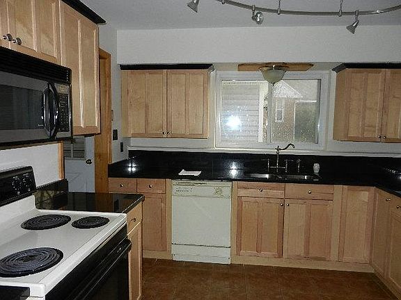 2nd image of 2720 Hazelwood Ave