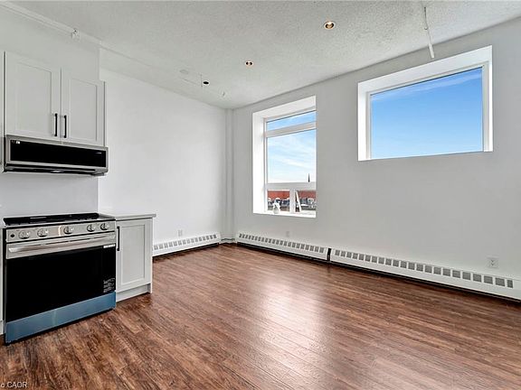 5th image of 90 Colborne St #409