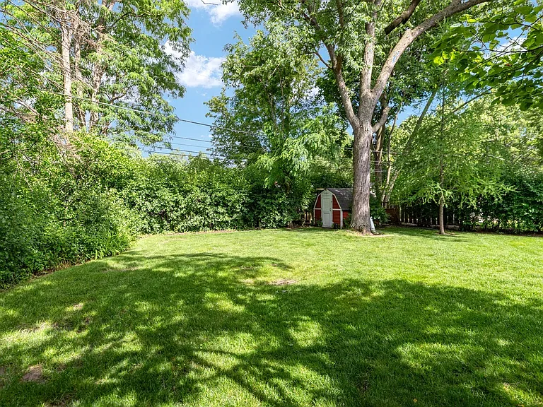915 N Pine Ave — Photo 36
