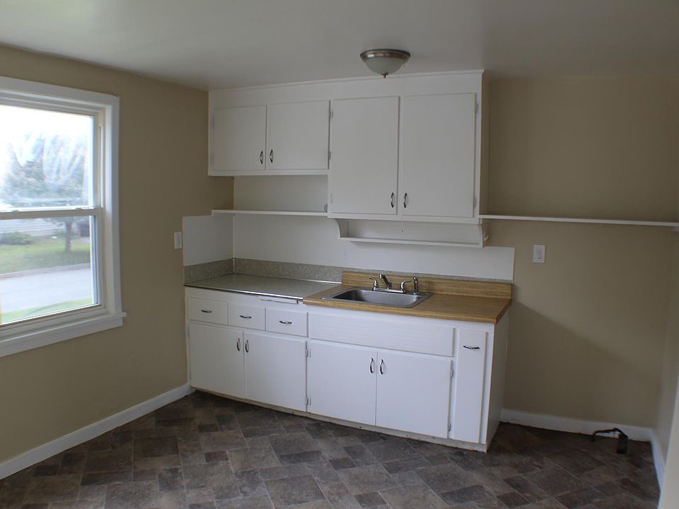 1st image of 6 Tarkington Ct