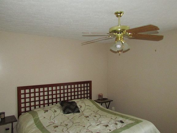 4th image of 815 Edgebrook Dr