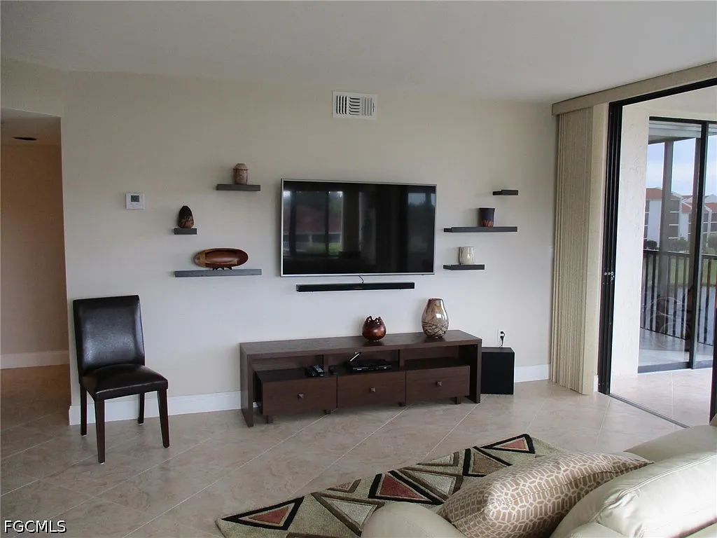 1 bed, 1.0 bath, 853 sqft, $4,500 — Photo 4