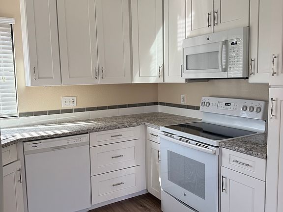 Abundance of cabinet space.
Pull out drawers in panty cabinet