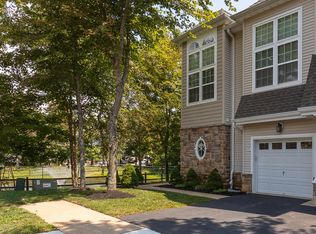 15 Ocean Breeze Ct, Manahawkin, NJ 08050