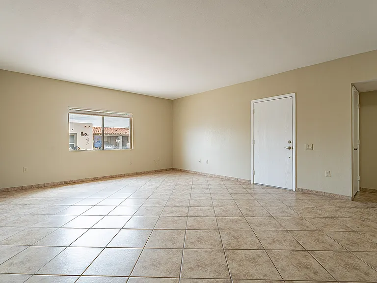 1430 W Camino Lucientes — Photo 7