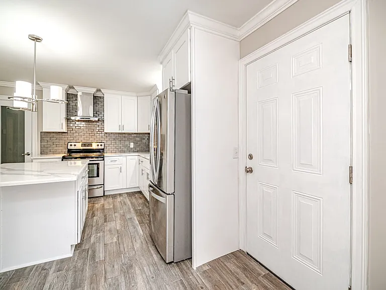 310 Park Ave — Photo 18