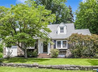 742 Oradell Ave, Oradell, NJ 07649