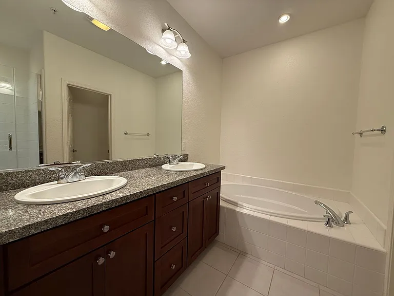 45 Esfahan Dr — Photo 12