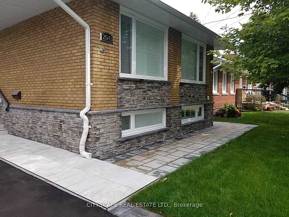 2nd image of 2543 Rugby Rd