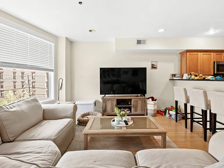 404 Monroe St #5 — Photo 9