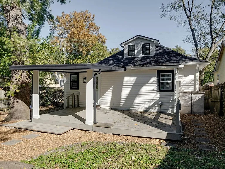 2215 Lindell Ave — Photo 24