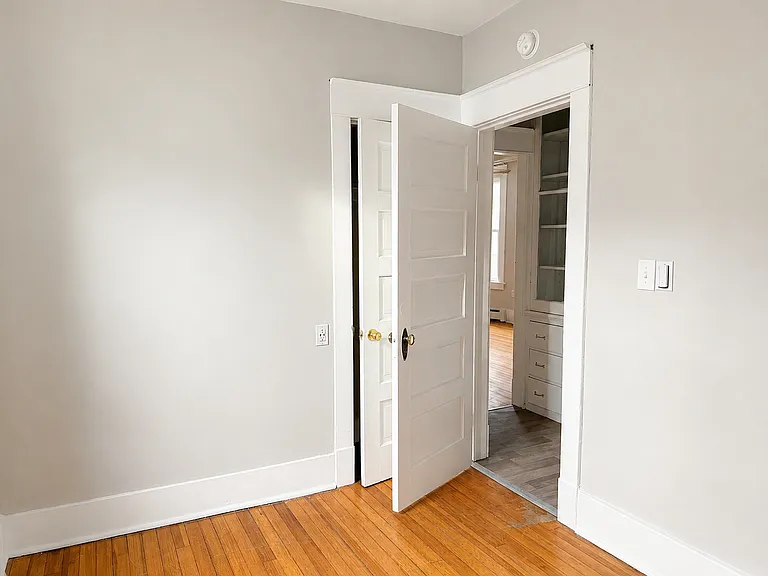 212 Myrtle Ave — Photo 7
