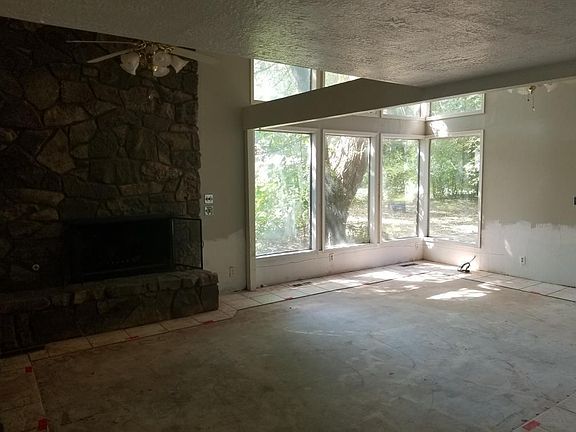 2nd image of 2724 Winding Creek Cir