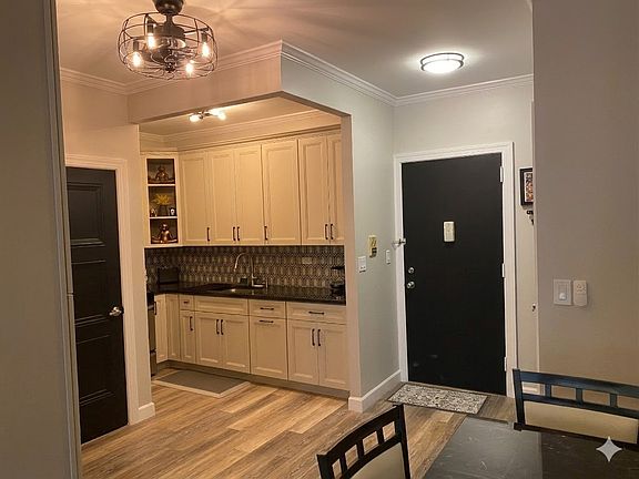 2nd image of 3 Hanover Sq APT 12B