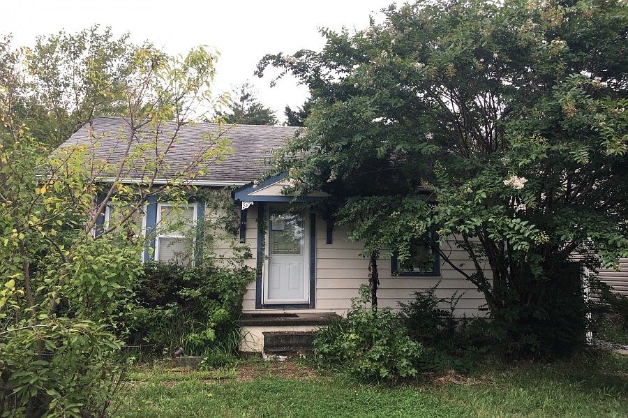 1st image of 112 Mosby St