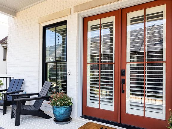 3rd image of 205 Kelmscott Ln