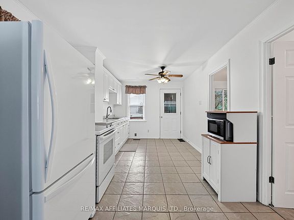 3rd image of 331 Carleton St