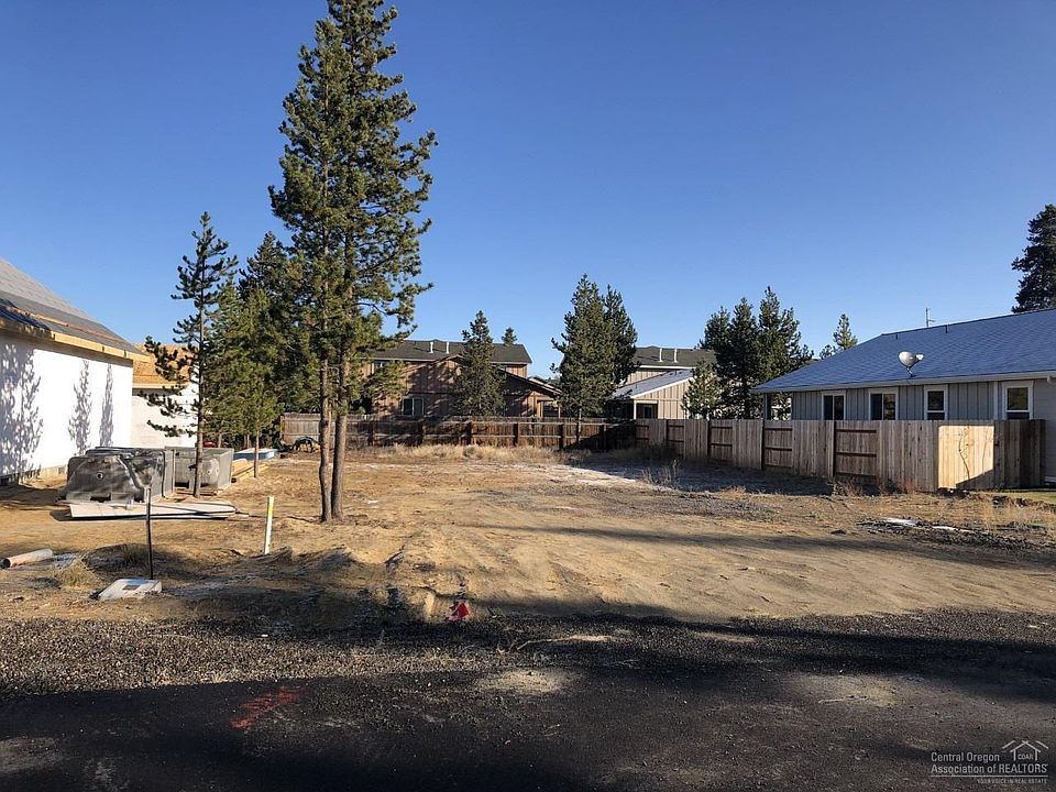2nd image of 16674 Cabin Lake Ln