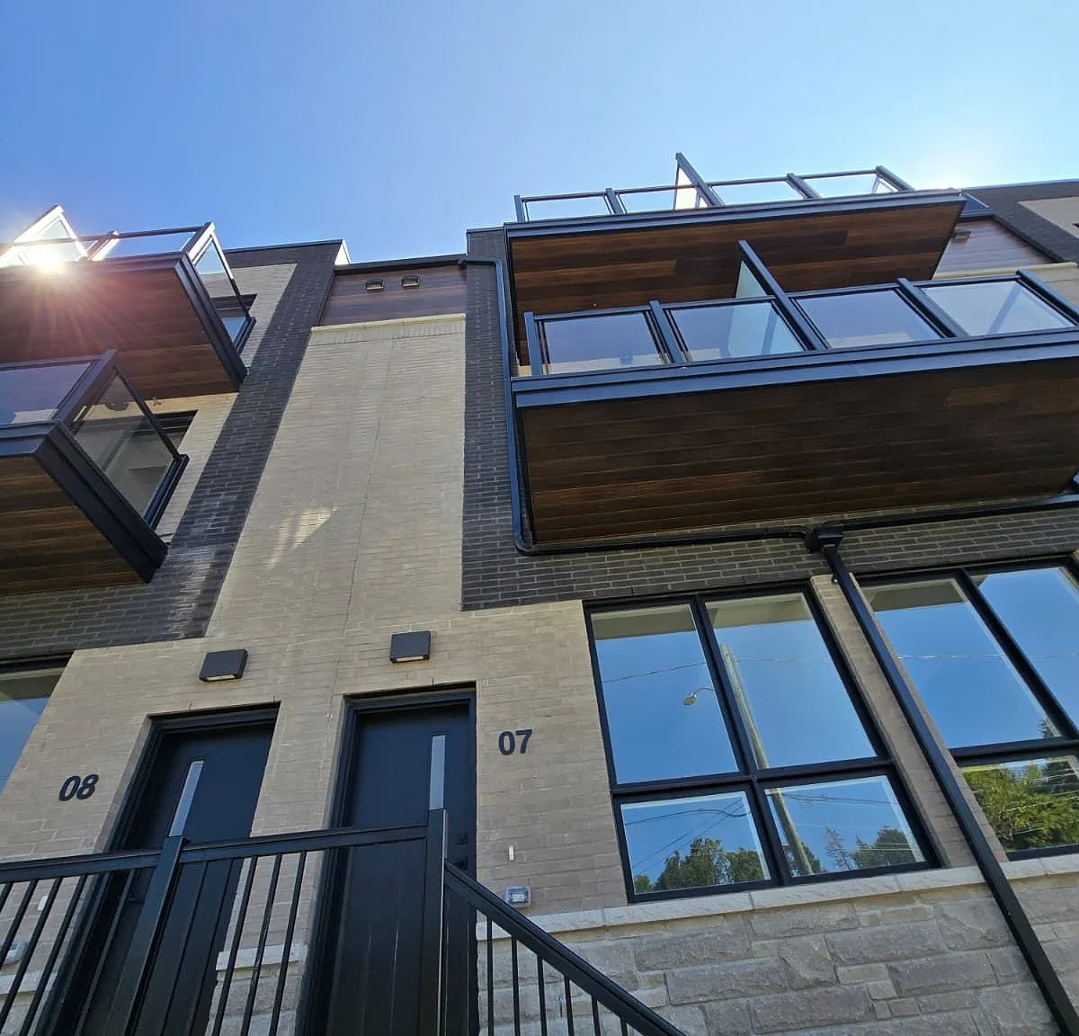 3 bed, $2,450 — Photo 2