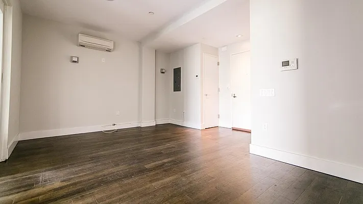 Rented by Nooklyn NYC LLC | media 31