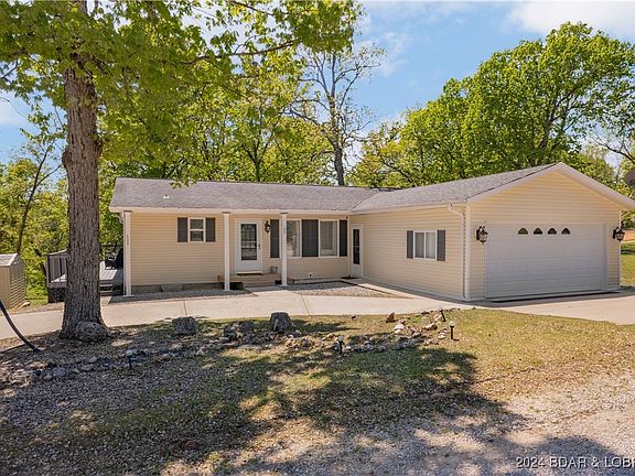 2nd image of 32 Lurhaven Cir