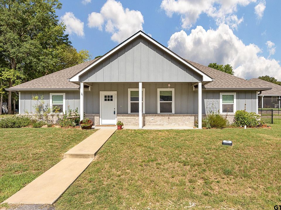 1st image of 427 Garrett Cir