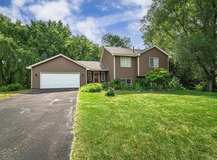5890 Otter View Trl, White Bear Township, MN 55110