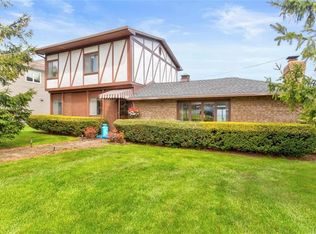 595 Ontario Dr, Ontario, NY 14519