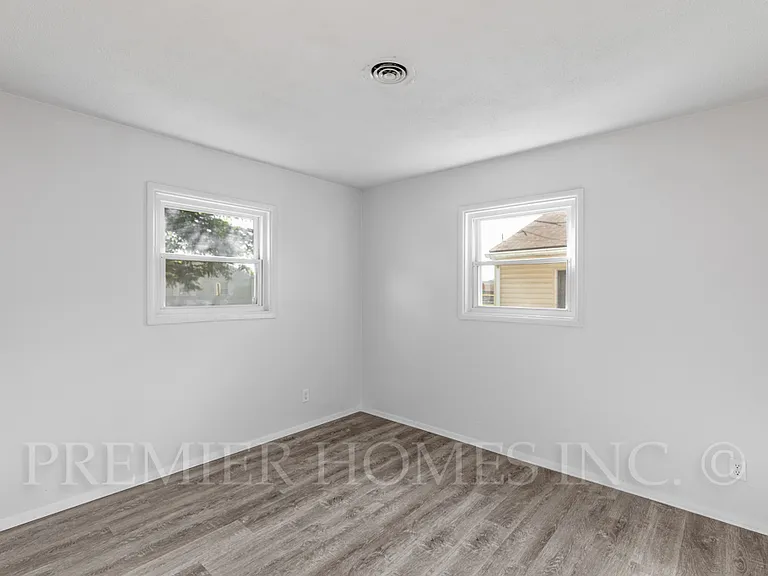 1809 Endrow Ave NE — Photo 10