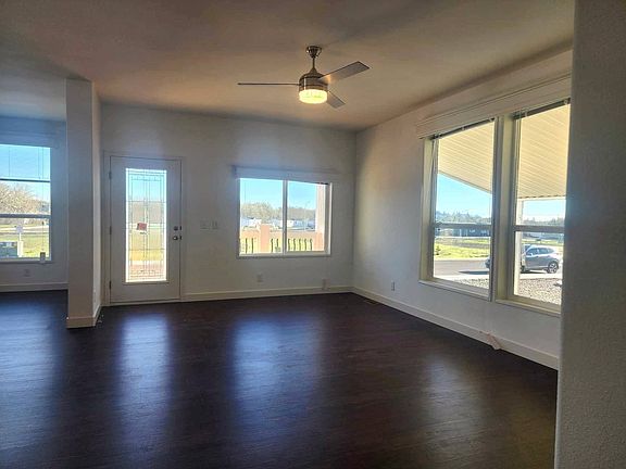 4th image of 1284 N 19th St #262