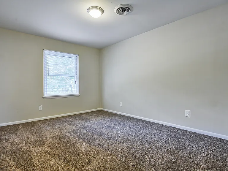 Lexington Commons — Photo 10