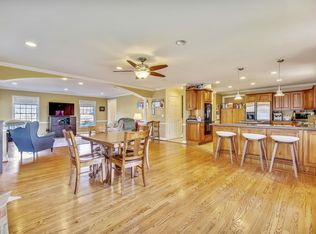 5636 Bradley Blvd, Bethesda, MD 20814