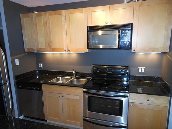 2nd image of 3930 N Pine Grove Ave APT 1003