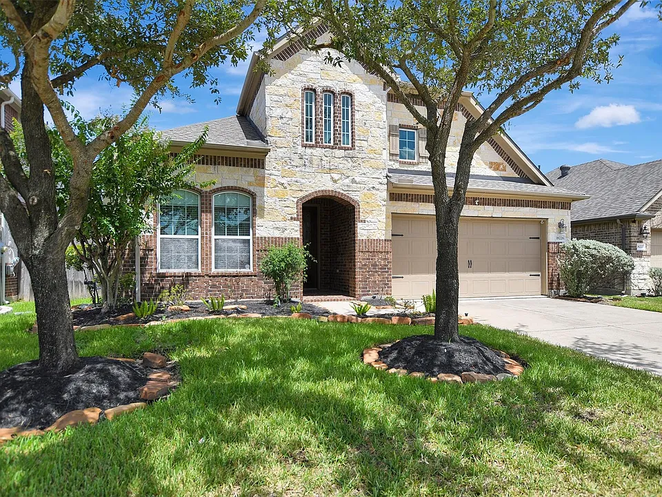 18226 Russett Green Dr