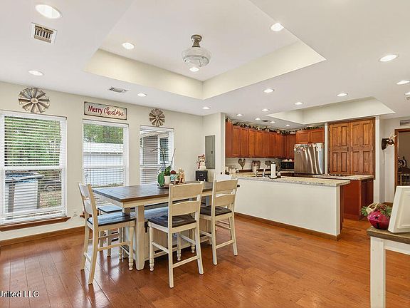 4th image of 16214 Shaw Rd