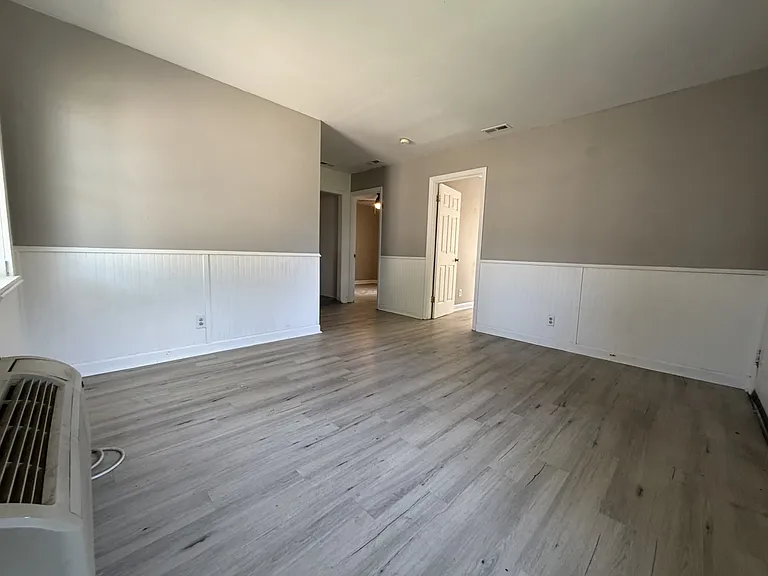 932 Wainwright Ave #1 — Photo 4