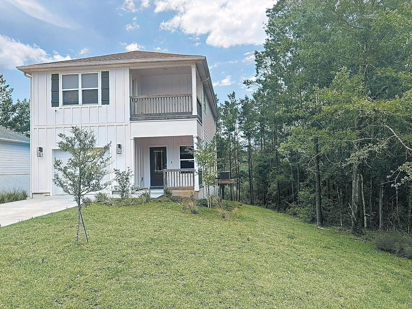 Three Bedroom Two and a half Bath In Hammock Oaks — Photo 1