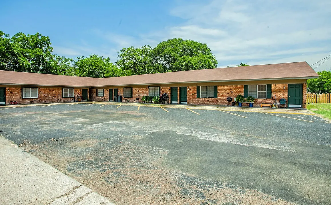 1 bed, 1.0 bath, $775 — Photo 1