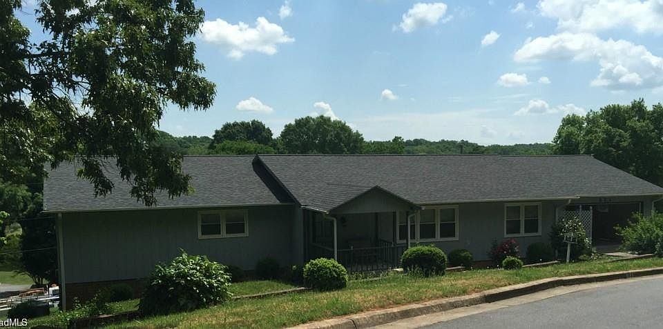 1st image of 671 Highland Park Dr