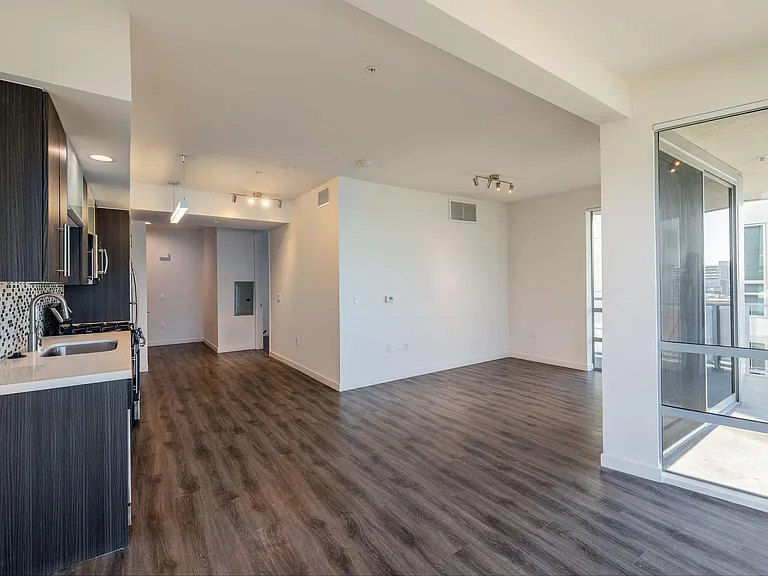1400 FIG Apartments — Photo 59