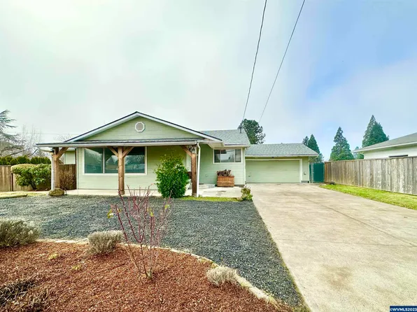 697 Meadowlawn Dr SE, Salem, OR 97317