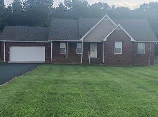 607 Akersville Rd, Lafayette, TN 37083