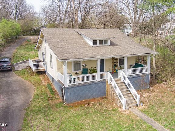 3rd image of 3143 Marion Dr