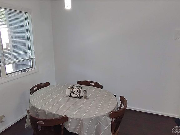 5th image of 130 Bellaire Ave APT 206